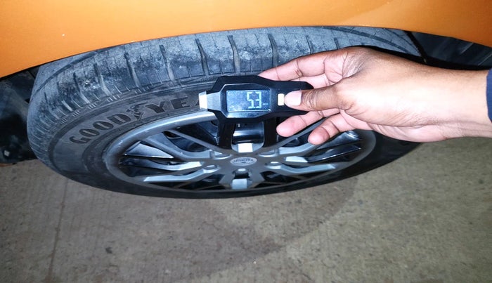 2018 Tata Tiago XT PETROL, Petrol, Manual, 67,449 km, tyre