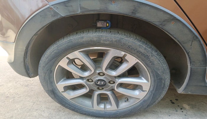 2015 Hyundai i20 Active 1.2 SX, Petrol, Manual, 99,814 km, tyre