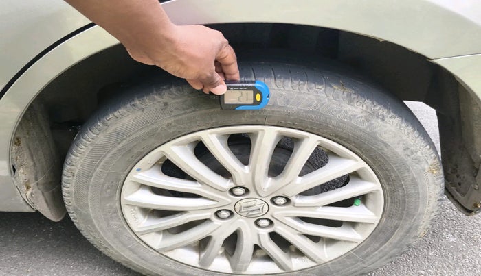 2020 Maruti Dzire ZXI, Petrol, Manual, 54,671 km, tyre