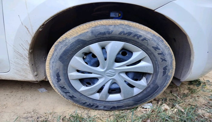 2022 Maruti Swift VXI, Petrol, Manual, 76,461 km, tyre