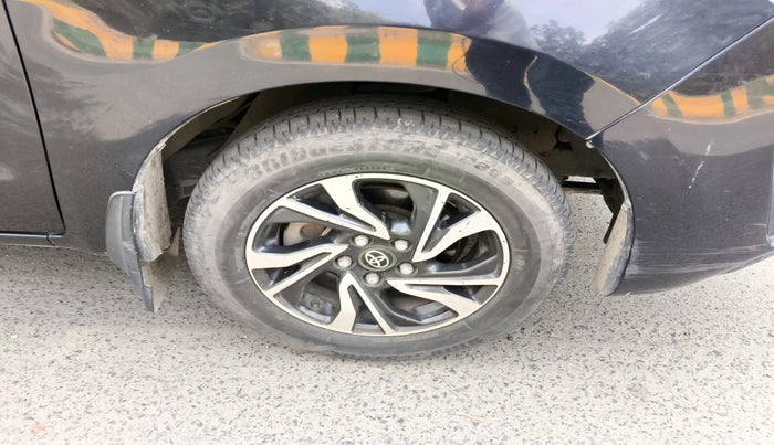 2021 Toyota Innova Crysta 2.7 GX AT 7 STR, Petrol, Automatic, 61,938 km, tyre