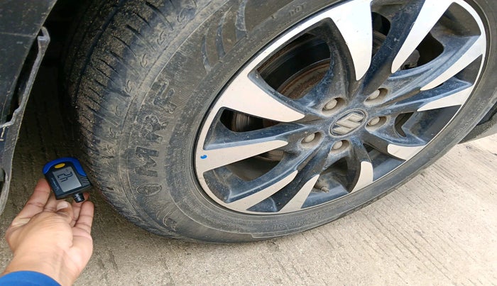 2018 Maruti S Cross ZETA 1.3, Diesel, Manual, 1,83,040 km, tyre