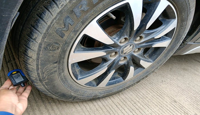 2018 Maruti S Cross ZETA 1.3, Diesel, Manual, 1,83,040 km, tyre