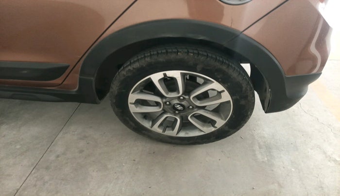 2016 Hyundai i20 Active 1.2 SX, Petrol, Manual, 74,365 km, tyre