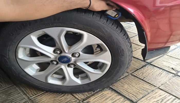 2015 Ford Figo Aspire TITANIUM 1.5 PETROL AT, Petrol, Automatic, 77,643 km, tyre
