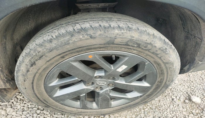 2021 Tata Safari XT, Diesel, Manual, 46,327 km, tyre