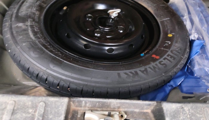 2020 Maruti Alto VXI, Petrol, Manual, 29,022 km, tyre