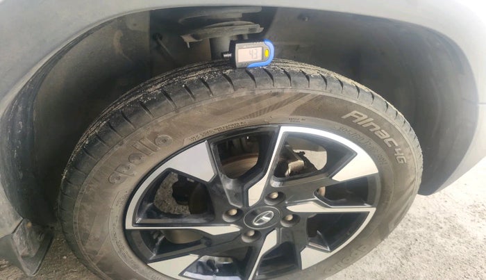 2023 Tata PUNCH ACCOMPLISHED AMT, Petrol, Automatic, 25,909 km, tyre
