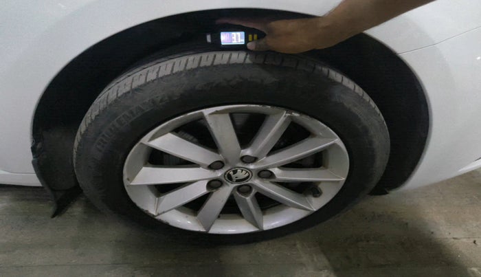 2015 Skoda Superb ELEGANCE 1.8 TSI AT, Petrol, Automatic, 71,104 km, tyre