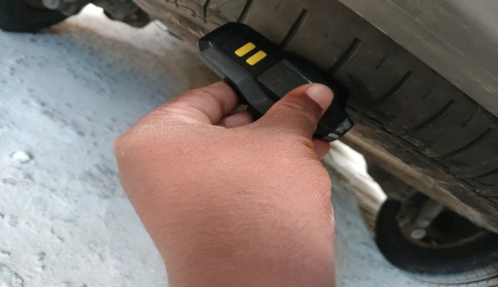 2015 Toyota Innova 2.5 VX 7 STR, Diesel, Manual, 1,45,097 km, tyre