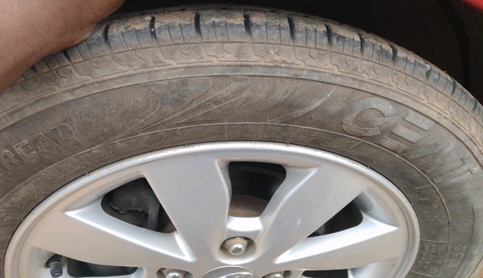 2015 Hyundai Xcent SX 1.2, Petrol, Manual, 53,888 km, tyre