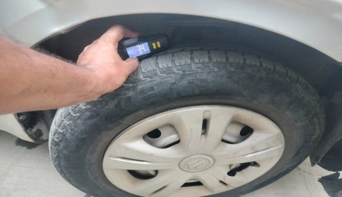 2010 Maruti Swift VXI, Petrol, Manual, 54,983 km, tyre