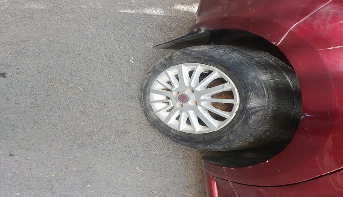 2010 Fiat Linea EMOTION 1.4, Petrol, Manual, 93,250 km, tyre