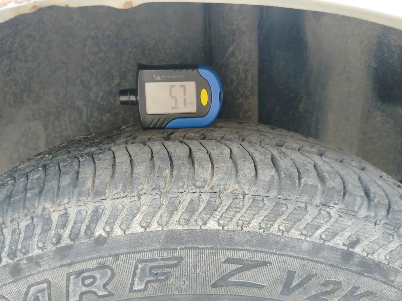 2011 Maruti Swift Dzire VDI, Diesel, Manual, 1,05,297 km, tyre