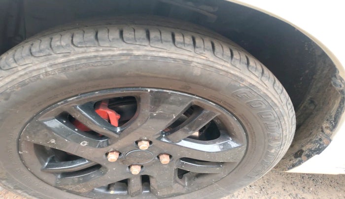 2014 Toyota Etios G, Petrol, Manual, 52,500 km, tyre