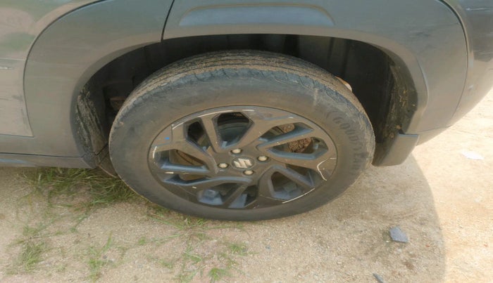 2023 Maruti FRONX DELTA PLUS 1.2MT, Petrol, Manual, 62,536 km, tyre