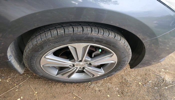 2019 Hyundai Verna 1.6 VTVT SX, Petrol, Manual, 92,537 km, tyre