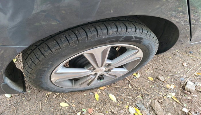 2019 Hyundai Verna 1.6 VTVT SX, Petrol, Manual, 92,537 km, tyre