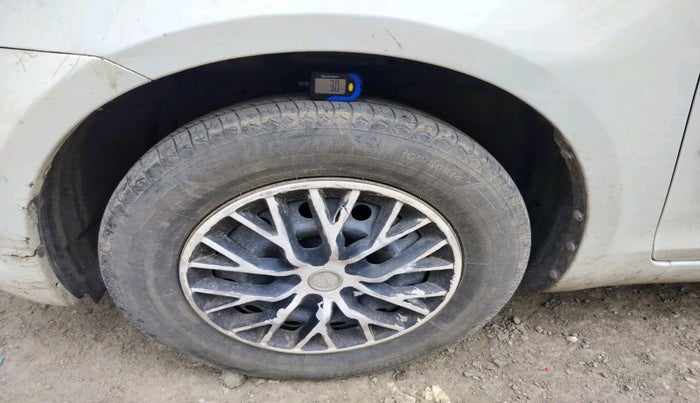 2011 Maruti Swift VXI, Petrol, Manual, 71,667 km, tyre