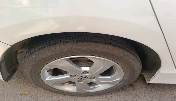 2014 Honda City 1.5L I-VTEC V MT, Petrol, Manual, 1,13,120 km, tyre