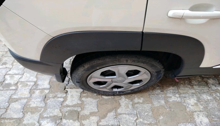 2023 Maruti BREZZA VXI SMART HYBRID, Petrol, Manual, 9,985 km, tyre