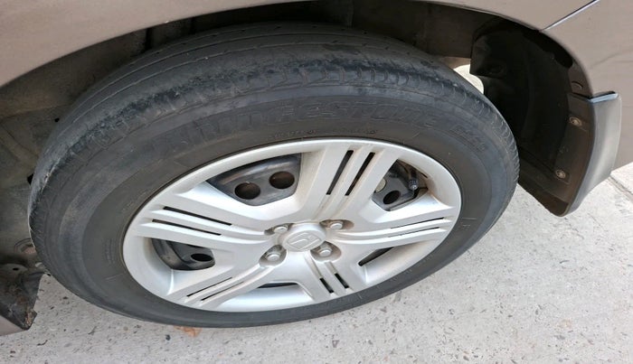 2011 Honda City 1.5L I-VTEC S MT, Petrol, Manual, 1,40,933 km, tyre