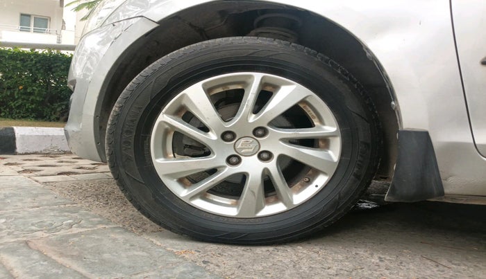 2012 Maruti Swift ZXI, Petrol, Manual, 77,071 km, tyre