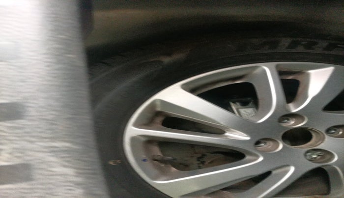 2012 Maruti Swift ZXI, Petrol, Manual, 77,071 km, tyre
