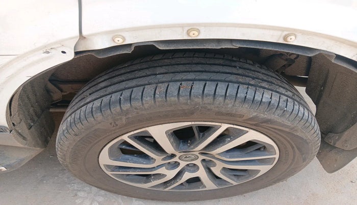 2022 MG GLOSTER SAVVY 7 STR 2.0 TWIN TURBO 4WD, Diesel, Automatic, 58,250 km, tyre