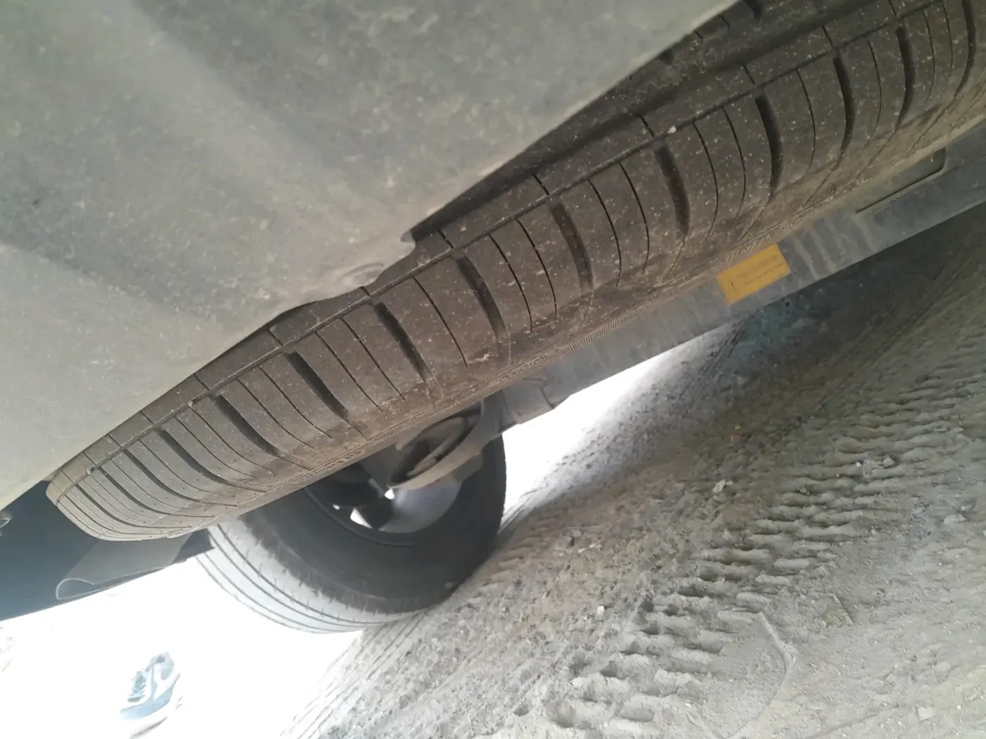 2021 Tata Safari XZA PLUS, Diesel, Automatic, 1,15,472 km, tyre