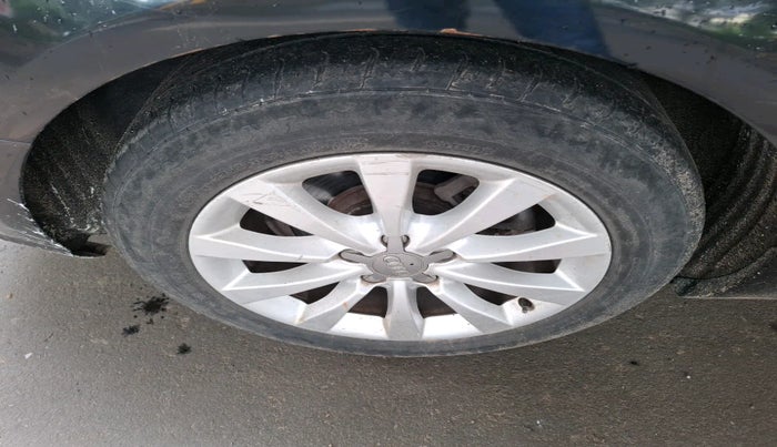 2011 Audi A6 2.8 FSI, Petrol, Automatic, 1,40,138 km, tyre