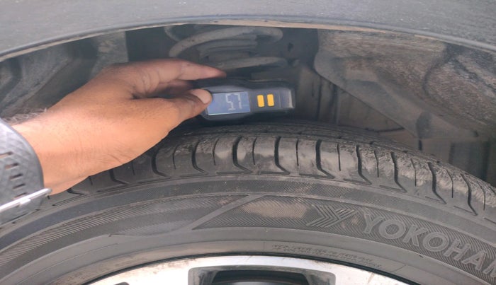 2017 Maruti S Cross ALPHA 1.3, Diesel, Manual, 1,15,369 km, tyre