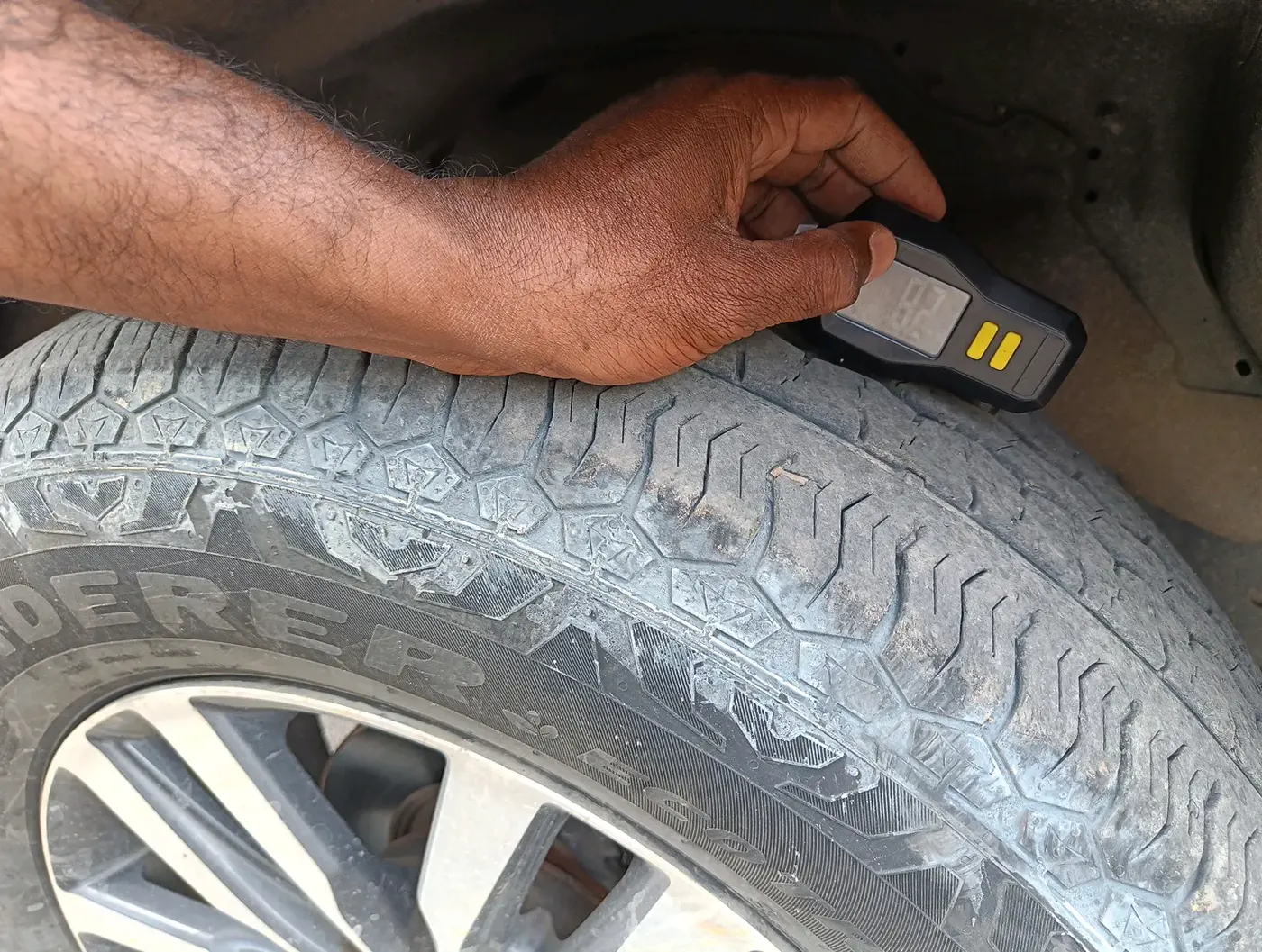 2018 ISUZU MU-X 4x2 AT, Diesel, Automatic, 1,74,426 km, tyre