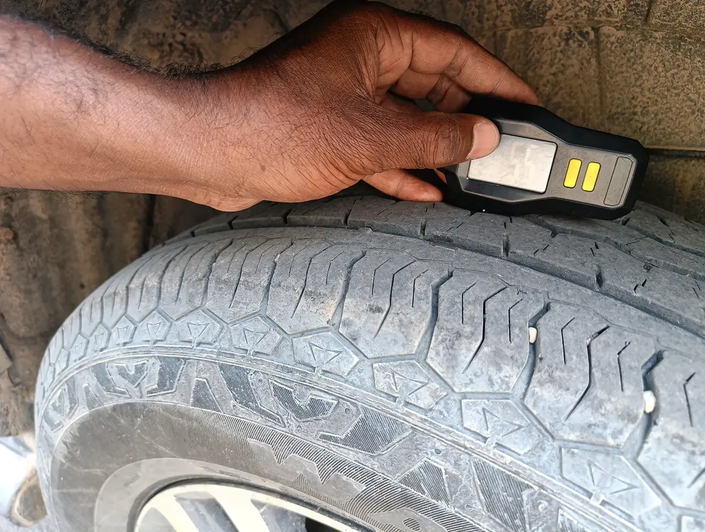 2018 ISUZU MU-X 4x2 AT, Diesel, Automatic, 1,74,426 km, tyre