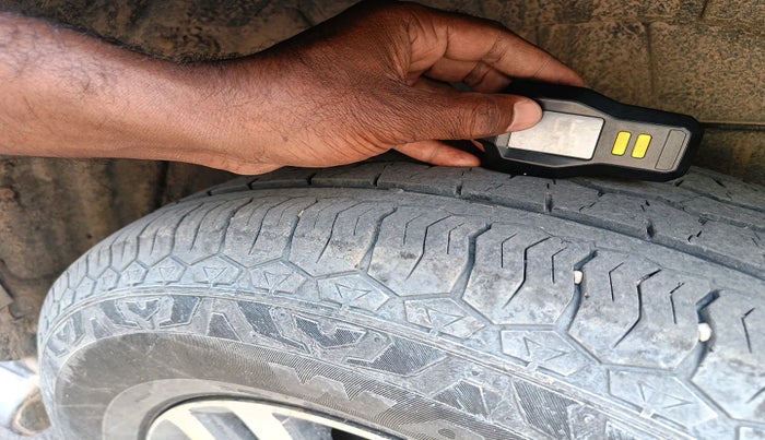 2018 ISUZU MU-X 4x2 AT, Diesel, Automatic, 1,74,426 km, tyre