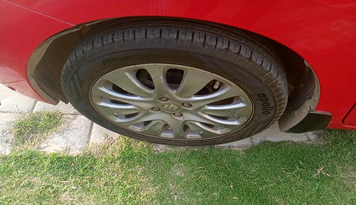 2017 Maruti Baleno ZETA CVT PETROL 1.2, Petrol, Automatic, 86,156 km, tyre
