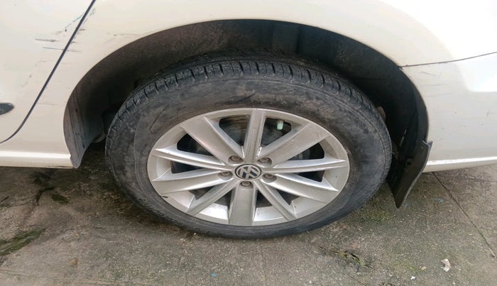 2015 Volkswagen Vento HIGHLINE 1.5 AT, Diesel, Automatic, 84,451 km, tyre