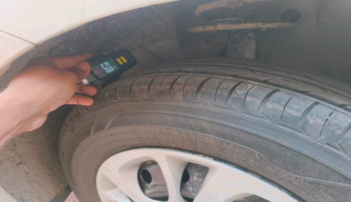 2021 Maruti Dzire VXI AMT, Petrol, Automatic, 1,36,555 km, tyre