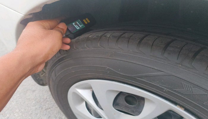 2021 Maruti Dzire VXI AMT, Petrol, Automatic, 1,36,555 km, tyre