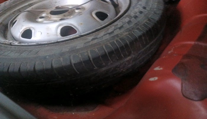 2012 Maruti Alto K10 LXI, Petrol, Manual, 42,018 km, tyre