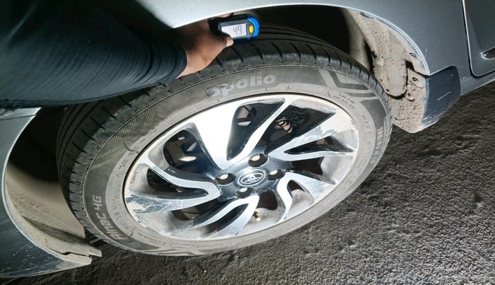 2019 Toyota Glanza V, Petrol, Manual, 1,02,024 km, tyre