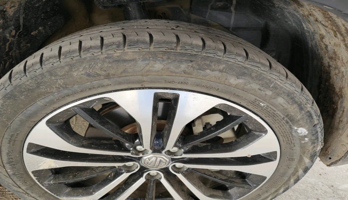 2021 MG HECTOR SHARP HYBRID 1.5 PETROL, Petrol, Manual, 92,512 km, tyre