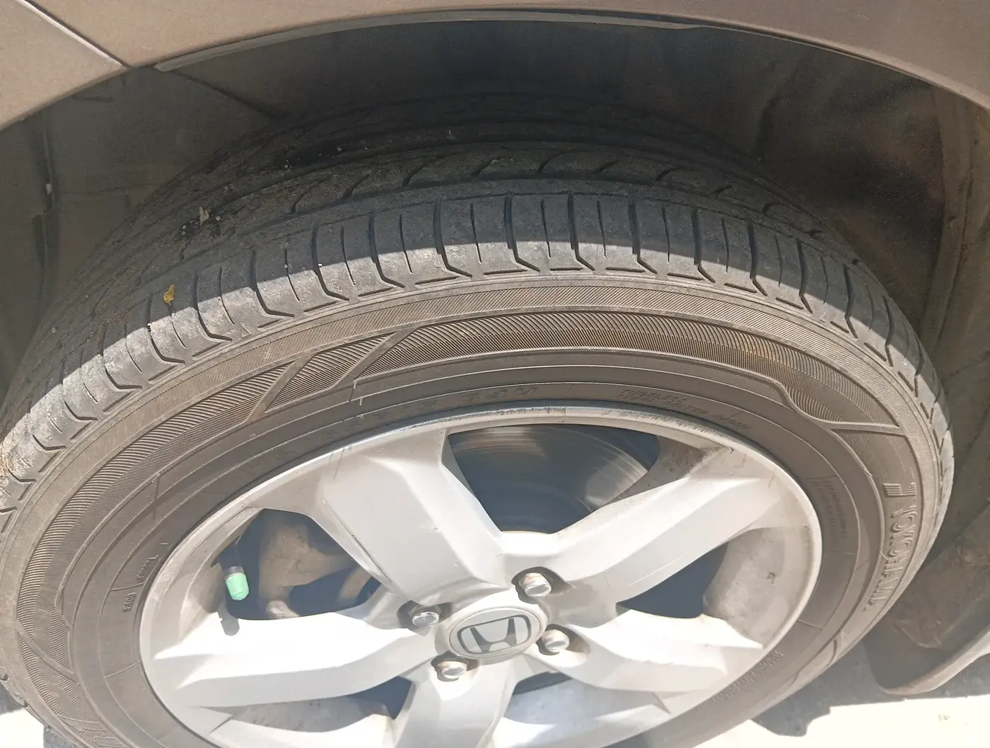2013 Honda City 1.5L I-VTEC V MT, Petrol, Manual, 1,31,353 km, tyre