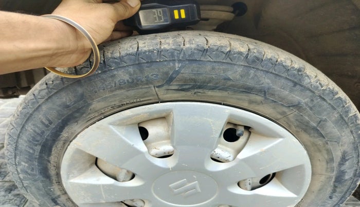 2013 Maruti Wagon R 1.0 LXI CNG, Petrol, Manual, 1,92,786 km, tyre