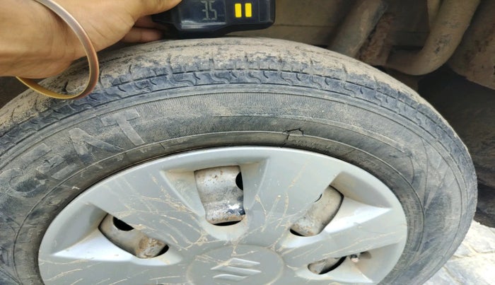2013 Maruti Wagon R 1.0 LXI CNG, Petrol, Manual, 1,92,786 km, tyre