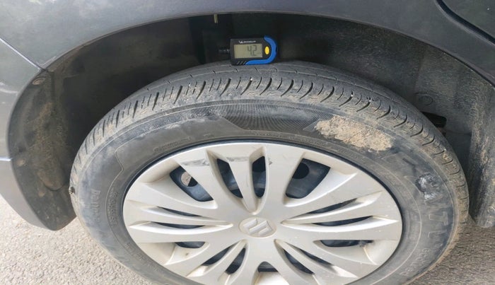 2013 Maruti Ertiga VXI, Petrol, Manual, 1,01,249 km, tyre