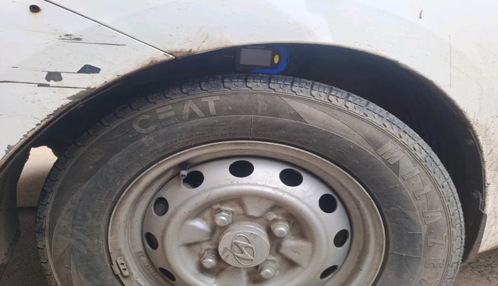 2014 Hyundai Eon ERA +, Petrol, Manual, 94,371 km, tyre