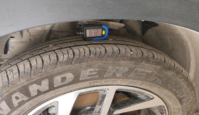 2025 Mahindra XUV 3XO AX5 1.2 L TCMPFi, Petrol, Manual, 3,143 km, tyre