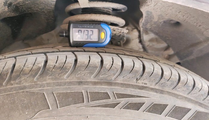 2025 Mahindra XUV 3XO AX5 1.2 L TCMPFi, Petrol, Manual, 3,143 km, tyre