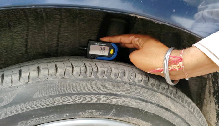 2017 Maruti Dzire VXI AMT, Petrol, Automatic, 24,878 km, tyre